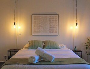 1 bedroom, iron/ironing board, WiFi, bed sheets - Cozy Studio Near the Beach | Relaxing Stay with Netflix & Disney+ (Ensenada)