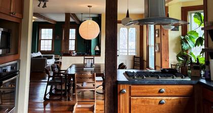 Spacious riverfront farmhouse near ski resorts