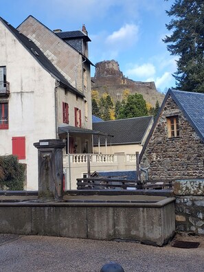 Miscellaneous - Studio au coeur de Murol, village médiéval (Murol)