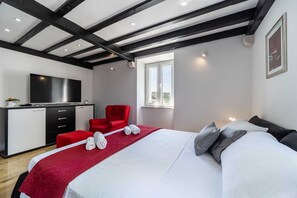 4 Schlafzimmer, Schreibtisch, Bügeleisen/Bügelbrett, kostenloses WLAN