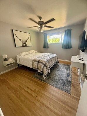 4 bedrooms, iron/ironing board, free WiFi, bed sheets - Spacious 4-bedroom house with a Pool, AC, WiFi located in beautiful Albuquerque (Albuquerque)