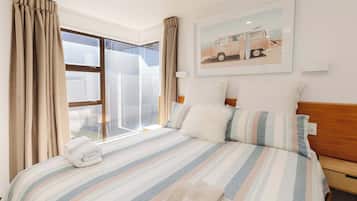 6 quartos, ferros/tábuas de passar roupa, Wi-Fi, roupa de cama