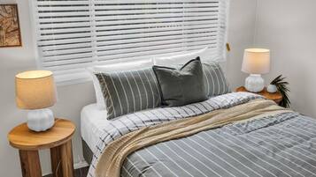1 bedroom, iron/ironing board, internet