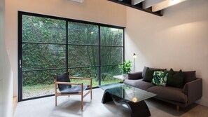 Smart TV, books - Studio Modern, Pyrmont Isyd (Pyrmont)