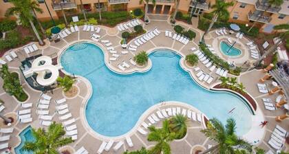 Luxury 2-bedroom family-friendly condo with AC in fabulous Pompano Beach
