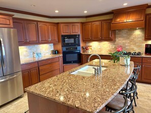 Fridge, microwave, oven, stovetop - Mountain View Chalet in Boone -10 min. to ASU & Downtown; Pet-Friendly (Boone)