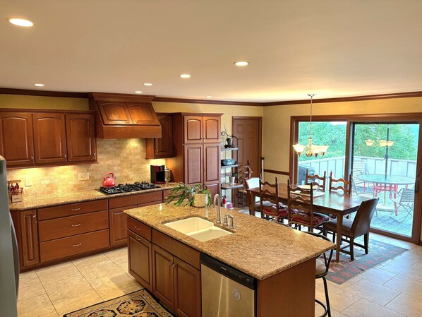 Fridge, microwave, oven, stovetop - Mountain View Chalet in Boone -10 min. to ASU & Downtown; Pet-Friendly (Boone)