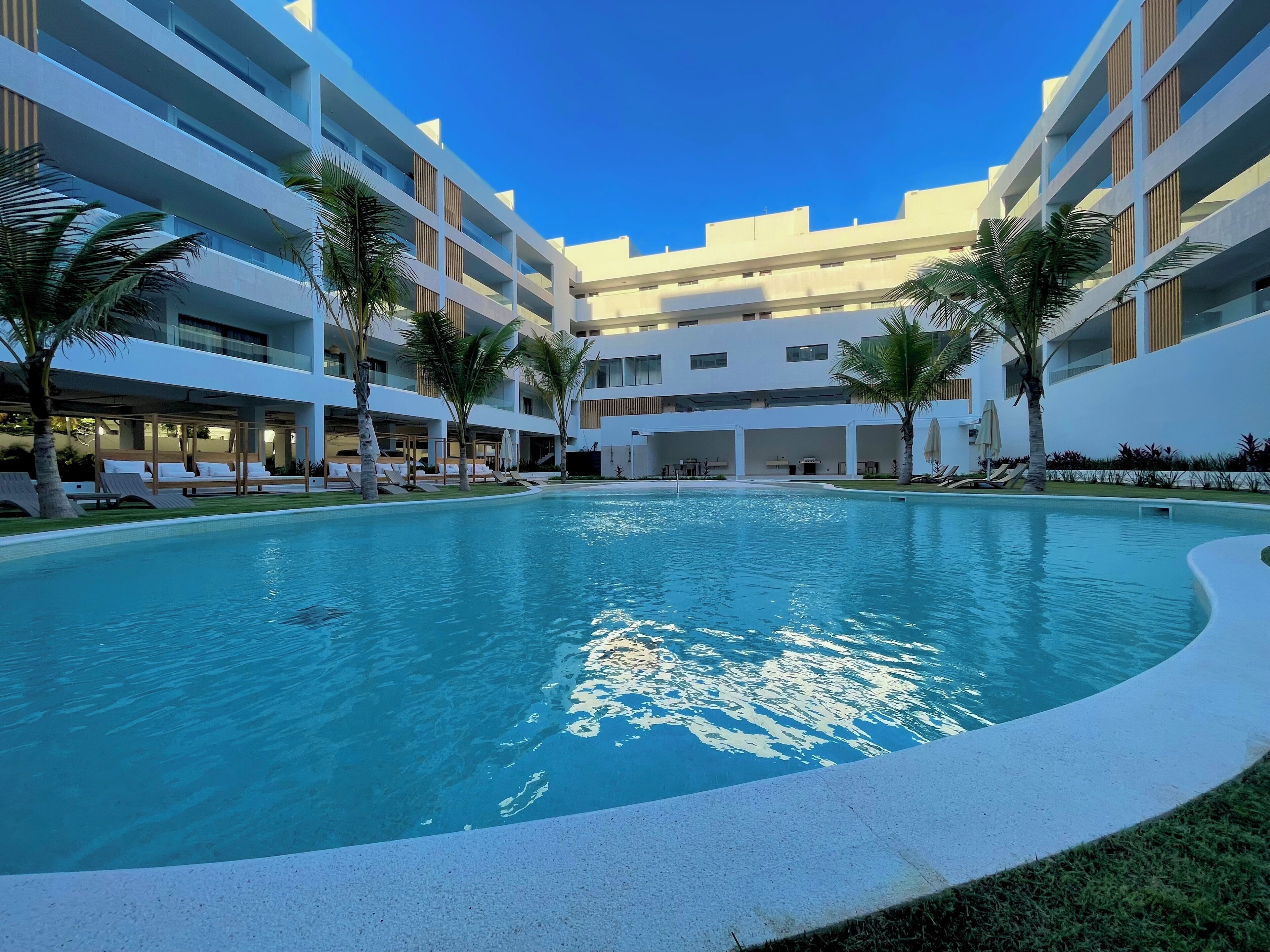 Innenpool, Außenpool