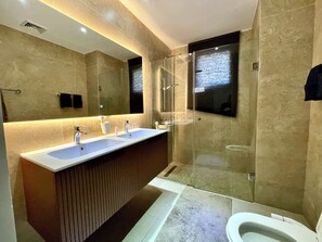 Shower, hair dryer, towels, soap - VIP Suite Gardenia_PrivateJacuzzi_Inf.Pool_Gym_Spa (Punta Cana)