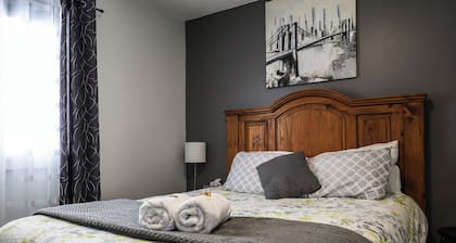 Le Lodge - Spacious Home Near OFSC Trails