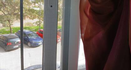 Room in Guest Room - Budget Private Room in Malaga