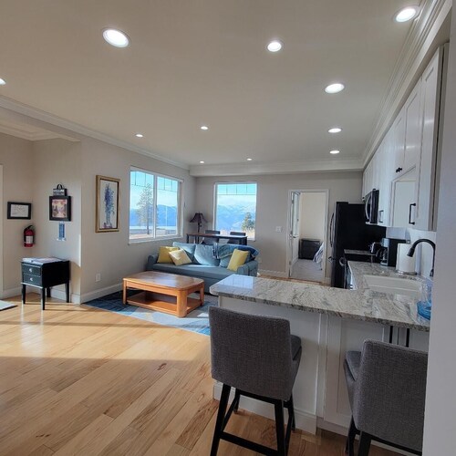 Charming 2-bedroom house in delightful Chelan with WiFi
Helicopter tours, view