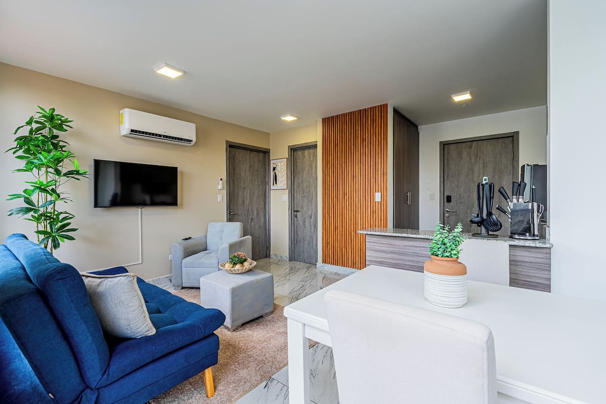 Departamento, 1 habitación | Sala de estar | Piso con calefacción