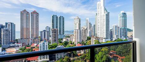 Apartment (17C) | Balcony