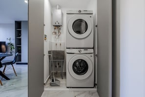 Deluxe Room | Laundry