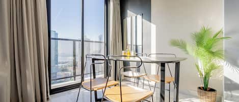 Apartment (24D) | Dining room