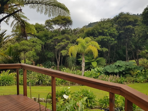 Remote Pelorus Sound Kiwi Bach on the Beach with Great Views