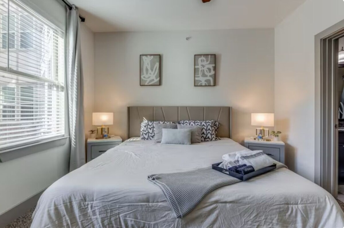 Photo 4 of Chic apartment with WiFi, AC, fitness room, pool elevator in brilliant Houston