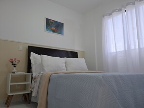2 Schlafzimmer, Schreibtisch, Bügeleisen/Bügelbrett, WLAN