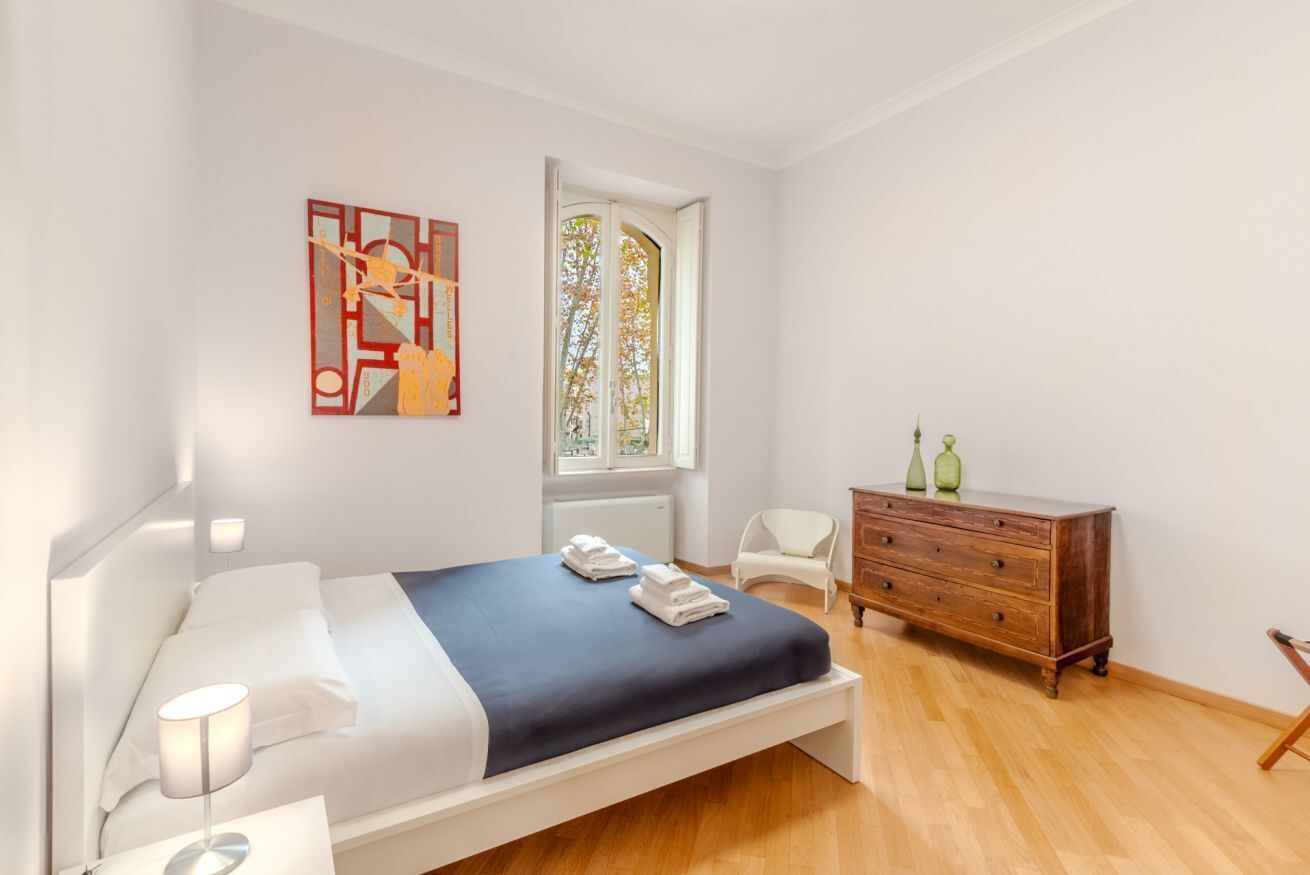 2 bedrooms, desk, iron/ironing board, WiFi