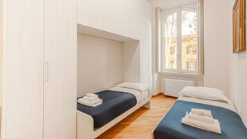 2 Schlafzimmer, BĂŒgeleisen/BĂŒgelbrett, WLAN, BettwĂ€sche