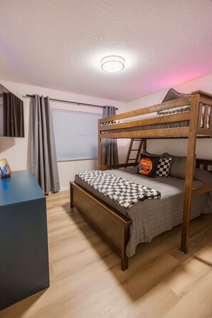 4 habitaciones, tabla de planchar con plancha y wifi gratis 