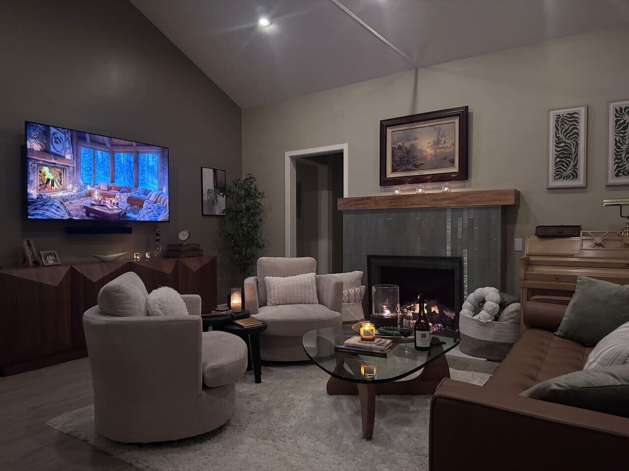 TV, fireplace