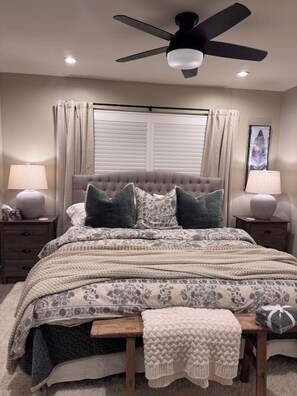 3 bedrooms, free WiFi - 5 Star Retreat - Cozy & contemporary getaway in Studio City - Guests Love! (Studio city)
