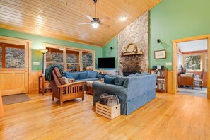 TV, fireplace, DVD player, stereo