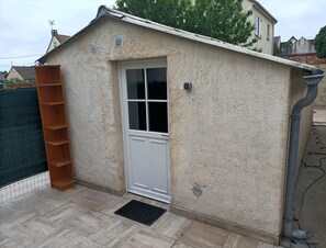 Exterior detail - Maisonnette with two terraces - Near Parc Asterix (Puiseux-en-France)