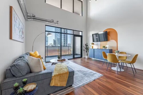 King + Queen 2-Story Loft w/ 2 Ensuite Baths, Private Balcony @ Atlantic Station