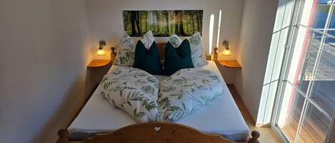 1 bedroom, free WiFi, bed sheets