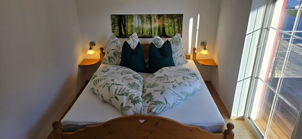 1 bedroom, free WiFi, bed sheets