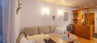 Appartement 'In Urspring Am Lechstausee' avec vue sur montagne, jardin partagé et balcon