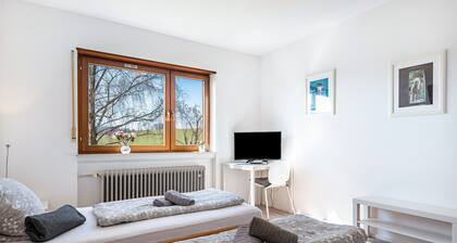 Zimmer 'Doppelzimmer 2' mit gemeinsamer Terrasse, gemeinsamem Garten und Wi-Fi