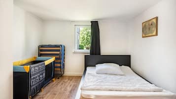 3 bedrooms, free WiFi, bed sheets