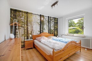 4 bedrooms, free WiFi, bed sheets - Holiday Home 'Gerda' with Private Terrace, Private Garden and Wi-Fi (Stadum)