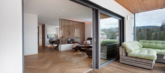 Chalet 'Bayerwald Refugium' with Mountain Views, Private Rooftop Terrace, Sauna, Hot Tub & Wi-Fi