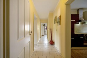 Interior - Apartment '4' with Wi-Fi (Thaleischweiler-Fröschen)