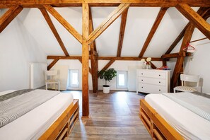 4 bedrooms, free WiFi, bed sheets