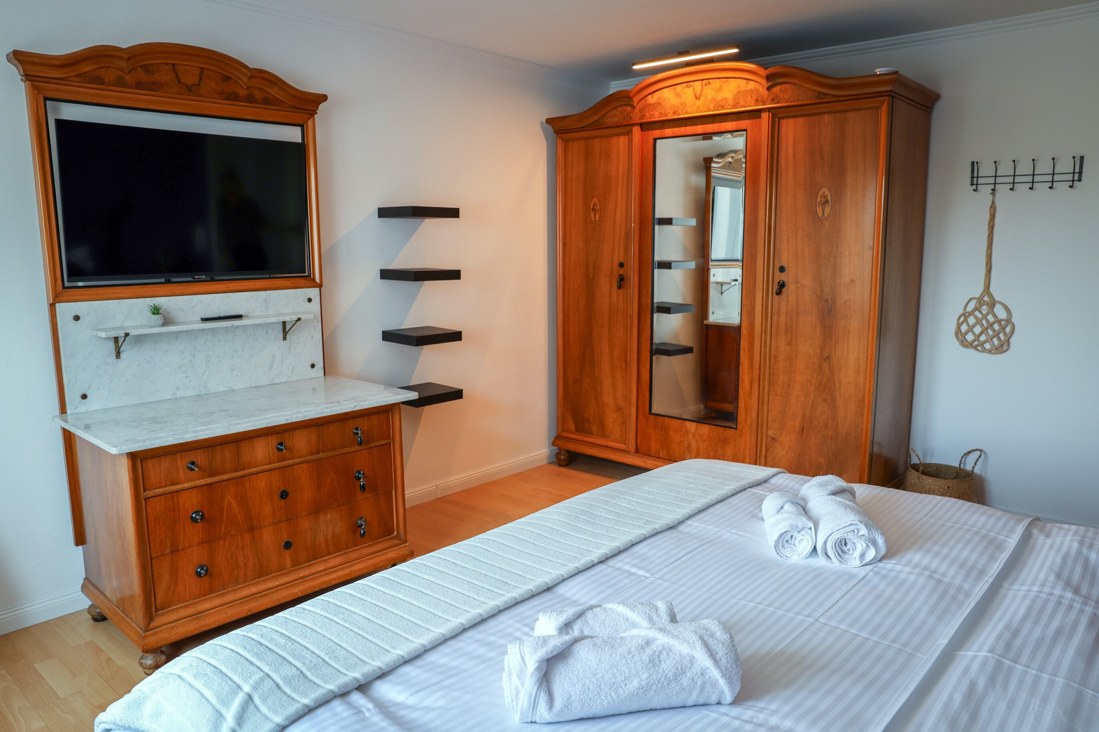 2 quartos, ferros/tábuas de passar roupa, Wi-Fi de cortesia