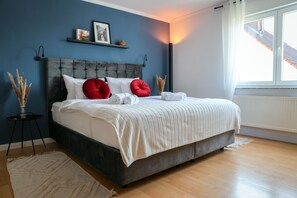 2 chambres, fer et planche à repasser, Wi-Fi gratuit, draps fournis