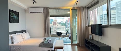 Apartamento | 1 quarto, escrivaninha, espaço de trabalho para notebook