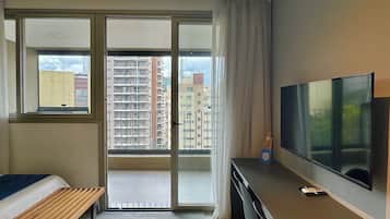 Apartamento conforto | 1 quarto, escrivaninha, espaço de trabalho para notebook