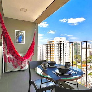 Apartment | Outdoor dining