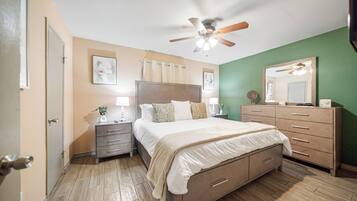 3 habitaciones, caja de seguridad en la habitación y escritorio