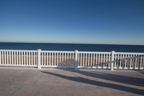 Loveladies - ~LBI~ - Stupendous - Five/Six Bedroom - Oceanfront