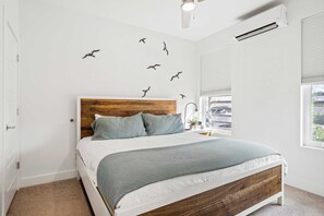 4 habitaciones, tabla de planchar con plancha, cuna de viaje y wifi 
