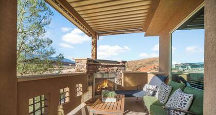 Coral Sunset – Amenity-Filled!