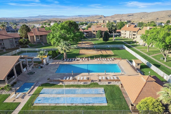 Indulge yourself with a bunch of amenities to choose from!